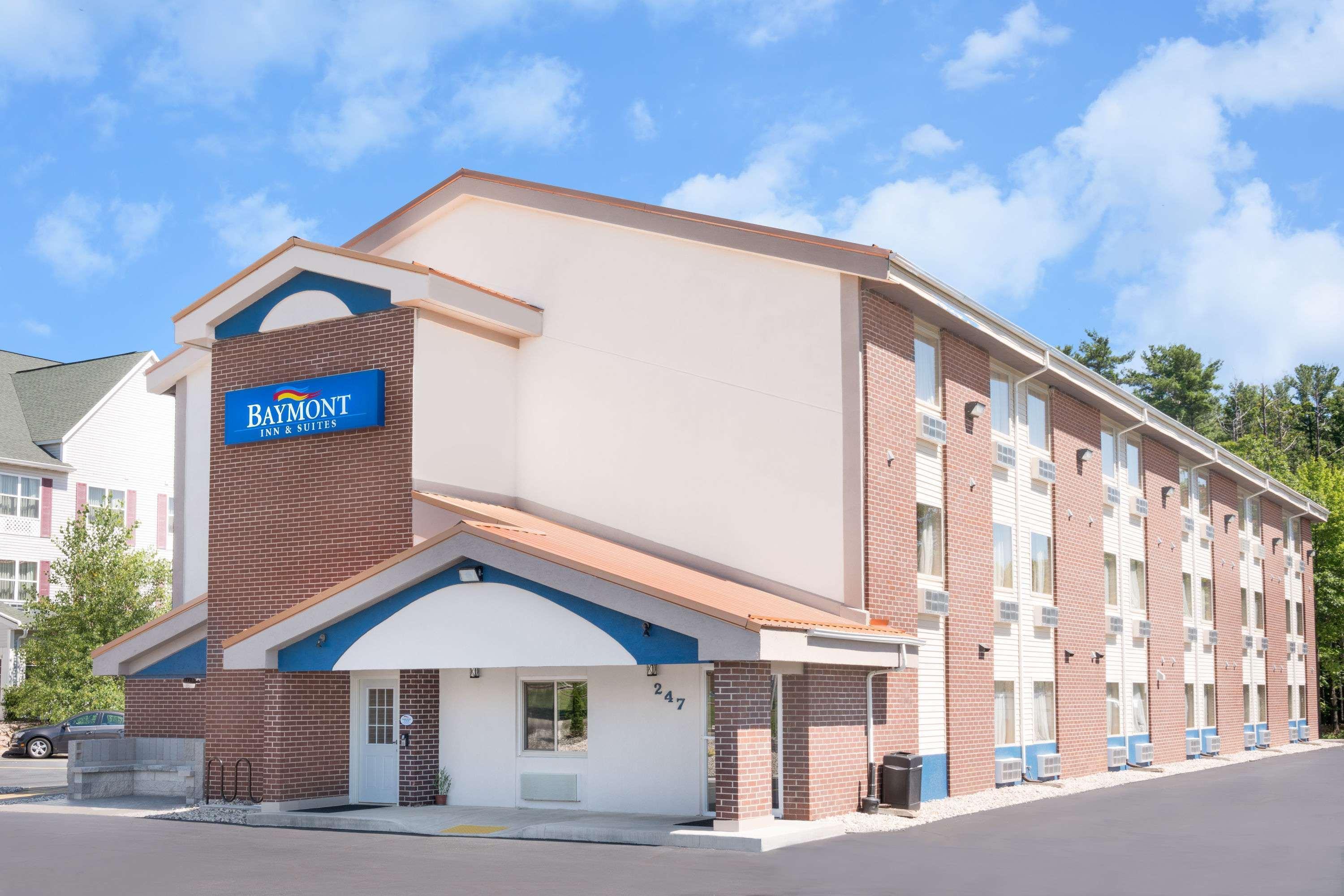 Hotel Baymont By Wyndham Stevens Point Extérieur photo