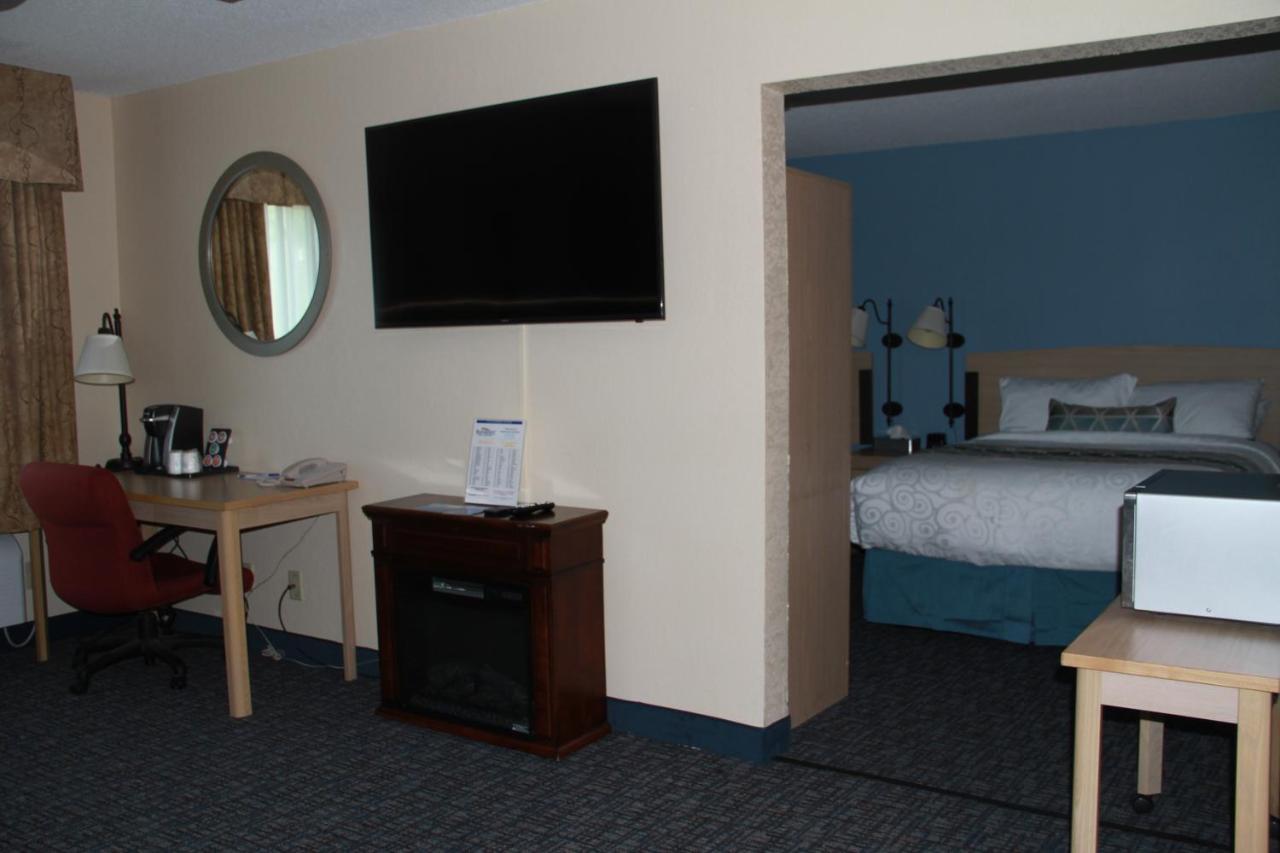 Hotel Baymont By Wyndham Stevens Point Extérieur photo